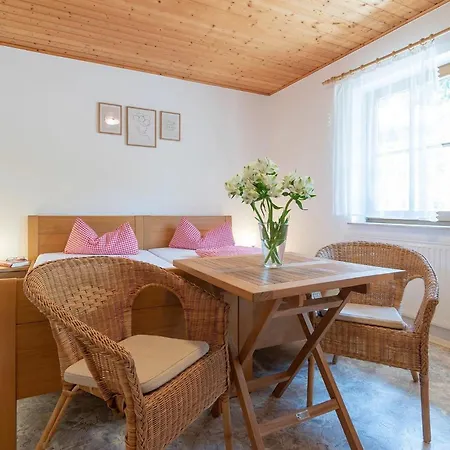 Springhansenhof Apartment